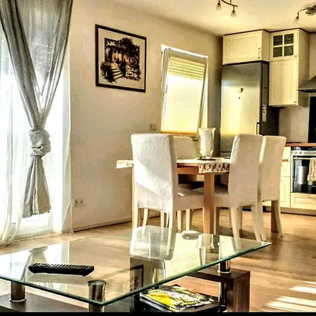 For Business, Families, By Messe Munich Icm, Direct Metro 15 Min To Citycenter, Oktoberfest, 2-bedroom Full 2-bathroom, Free Parking, Balcony