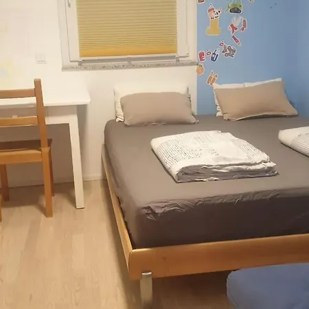 For Business, Families, By Messe Munich Icm, Direct Metro 15 Min To Citycenter, Oktoberfest, 2-bedroom Full 2-bathroom, Free Parking, Balcony Apartment *