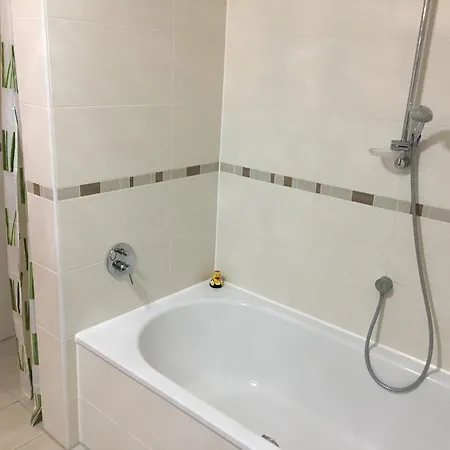 For Business, Families, By Messe Munich Icm, Direct Metro 15 Min To Citycenter, Oktoberfest, 2-bedroom Full 2-bathroom, Free Parking, Balcony Apartment *