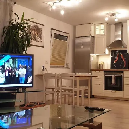 דירה Big, Comfy, Oktoberfest, Messe Munich Icm, 15 Min Direct Metro To City Center 2-Bedroom Full 2-Bathroom, Parking, Balcony, Family & Business