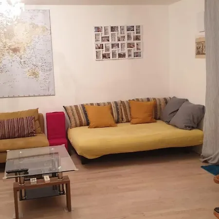 Appartamento For Business, Families, By Messe Munich Icm, Direct Metro 15 Min To Citycenter, Oktoberfest, 2-Bedroom Full 2-Bathroom, Free Parking, Balcony *