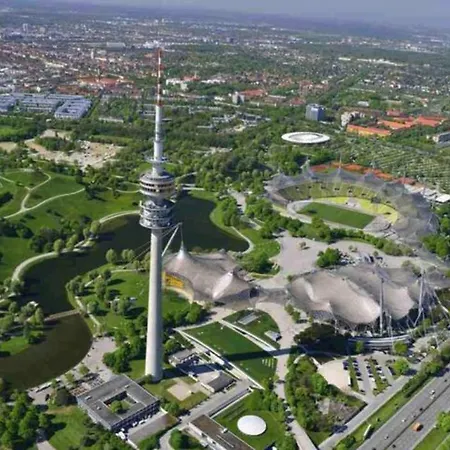 Bright 2-bedrm 2-bathrm, By Icm Exhibition Center, Direct Metro-sbahn Or Drive 15 Min To Center, Free Parking, Balcony *