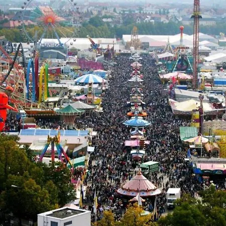 For Business, Families, By Messe Munich Icm, Direct Metro 15 Min To Citycenter, Oktoberfest, 2-bedroom Full 2-bathroom, Free Parking, Balcony Feldkirchen (Upper Bavaria)