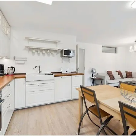 For Business, Families, By Messe Munich Icm, Direct Metro 15 Min To Citycenter, Oktoberfest, 2-bedroom Full 2-bathroom, Free Parking, Balcony Appartamento Feldkirchen (Upper Bavaria)